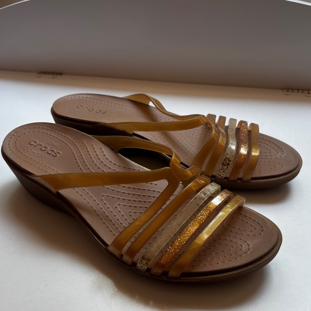 Crocs Isabella Mini Wedge Sandals Size 10 Bronze Strappy Gold Brown Wedges Rare